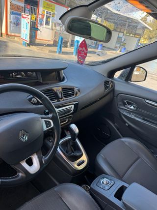 Renault Grand Scenic 2013