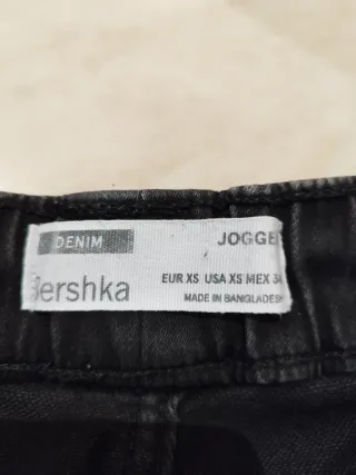 Pantalón jogger Bershka negro