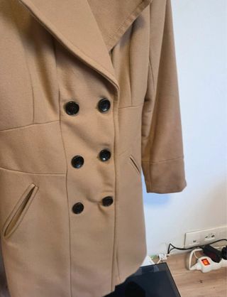 Abrigo Attentif Beige Elegante