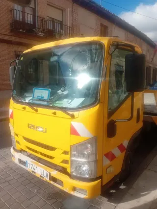 Isuzu model pequeño  2000