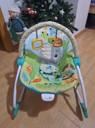 Hamaquita para bebé con arco de juego. Y vibración