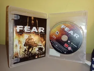 F.E.A.R. 1 PS3 + Guía (sin carátula)