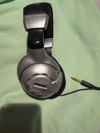 Cascos Behringer Negros y Plateados