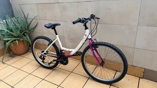 Bicicleta Rockrider Btwin Niña princesa de 24 pulg