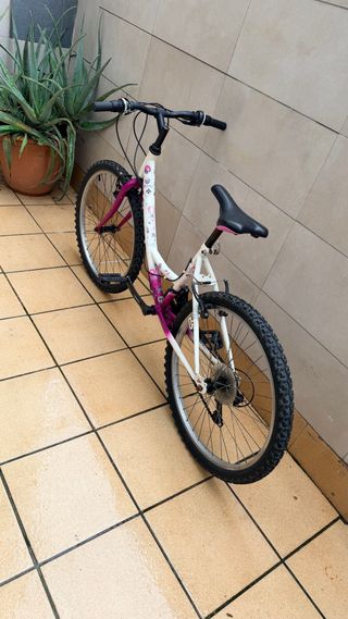 Bicicleta Rockrider Btwin Niña princesa de 24 pulg