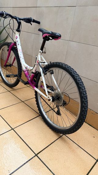 Bicicleta Rockrider Btwin Niña princesa de 24 pulg