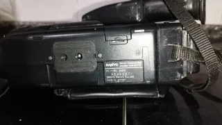 Cámara Sanyo Vintage Negra y trasportín