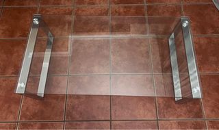 Mesa de centro de cristal y metal