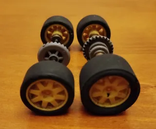 Pareja de ejes y llantas coches Scalextric