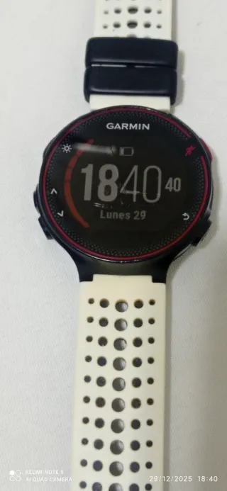 Reloj Garmin Forerunner 235 (Pantalla Rota)