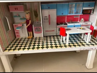 Casa de muñecas Amanda y regalo pie de madera