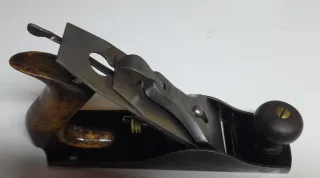 Cepillo carpintero antiguo N4