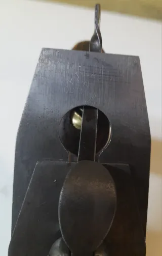 Cepillo carpintero antiguo N4