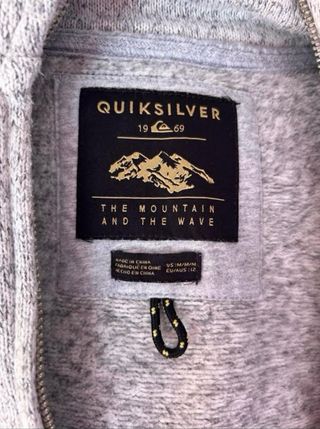 Chaqueta Quiksilver con capucha gris
