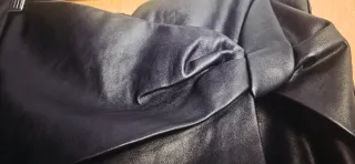 Pantalón de mujer corto negro Zara