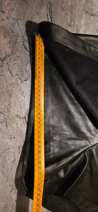 Pantalón de mujer corto negro Zara