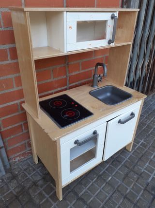 Cocinita de juguete DUKTIG