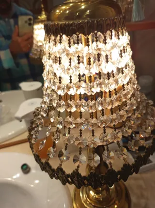 Lámpara de mesa antigua dorada