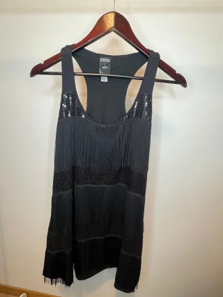 Vestido negro Bershka flecos charlestón