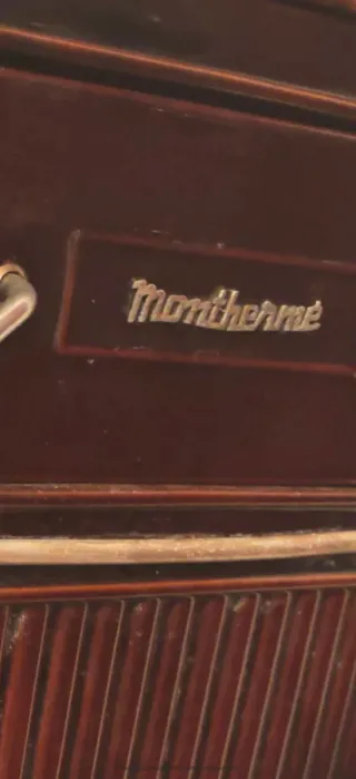 Estufa de leña antigua Monthermé Boiro