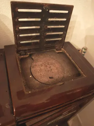 Estufa de leña antigua Monthermé Boiro