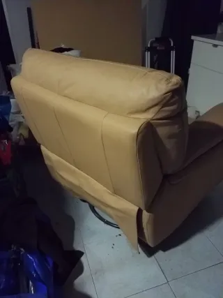 Butaca reclinable de piel beige