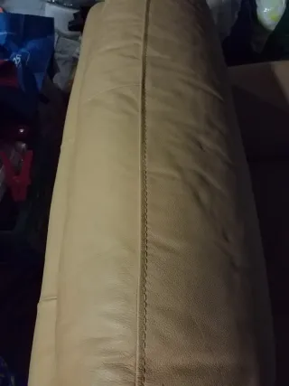 Butaca reclinable de piel beige