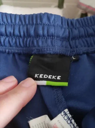 Lote 3 Pantalones Deportivos, 2 Sudaderas.