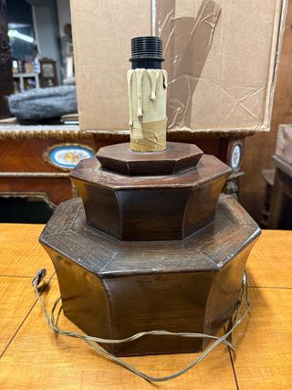 Lampada da tavolo in legno di castagno