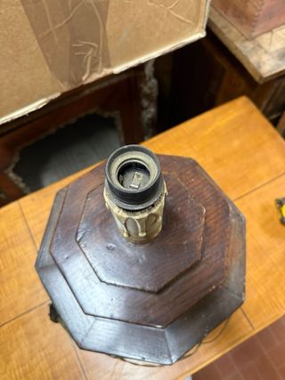 Lampada da tavolo in legno di castagno