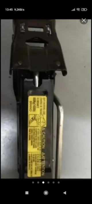 Gato elevador coche y herramientas