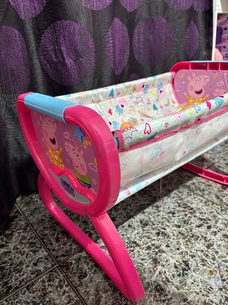 Cuna de juguete para muñecas
