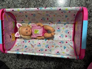 Cuna de juguete para muñecas