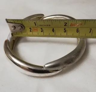 Conjunto bisutería plateada: pulsera, collar, pend