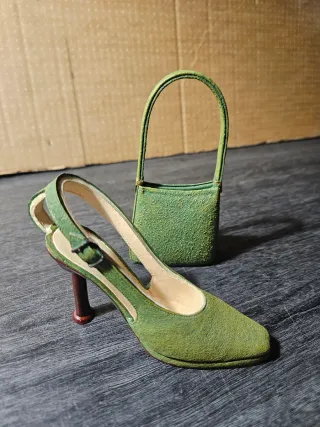 Decoración, coleccionismo, zapato y bolso verde