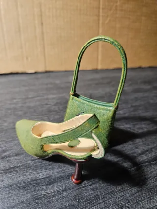 Decoración, coleccionismo, zapato y bolso verde