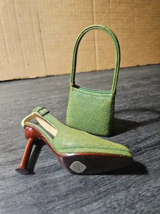 Decoración, coleccionismo, zapato y bolso verde