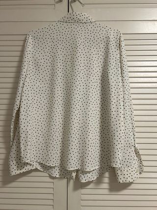 Camisa Mango lunares blanca y negra