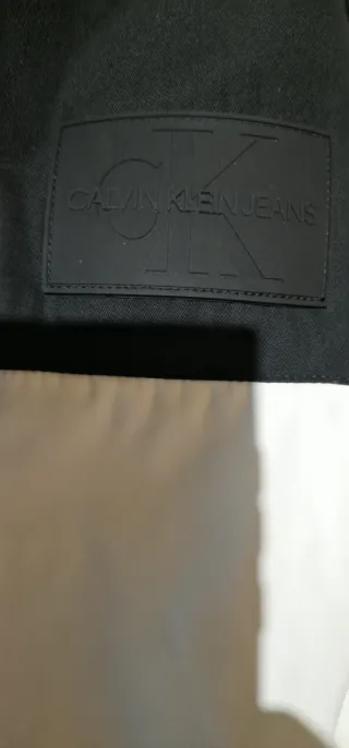 Cazadora Calvin Klein Jeans bicolor