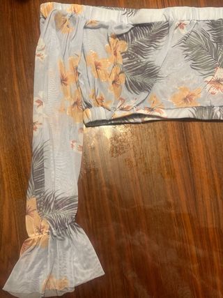 Top manga larga floral