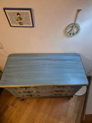 Comodino blu e argento vintage in legno. 37x56x72