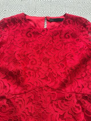 Vestido de fiesta rojo encaje