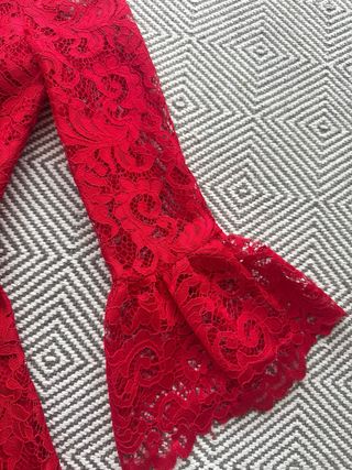 Vestido de fiesta rojo encaje