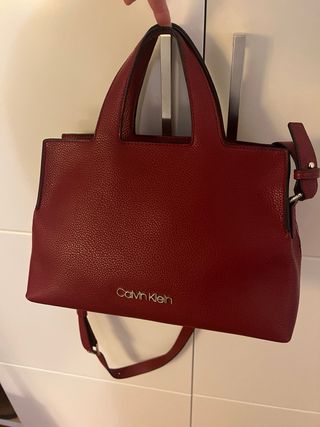 Bolso Calvin Klein Mediano Rojo- Piel Sintética