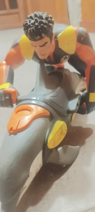 Action Man Atom Surf con Delfín