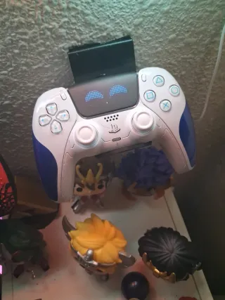 DualSense Astro Bot Edición Especial