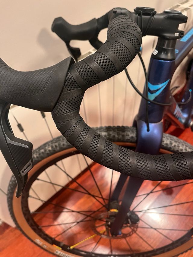 Bicicleta Gravel Vitoria SRAM AXS