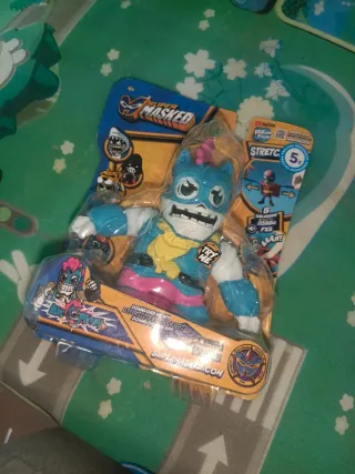 Muñeco Super Masked se estira nuevo
