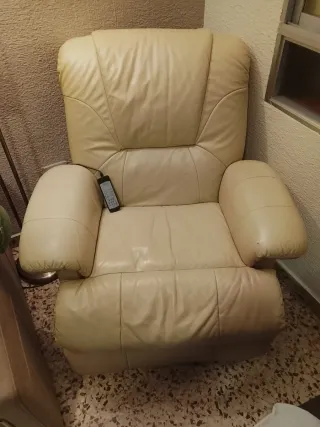 Sillón relax masaje piel beige