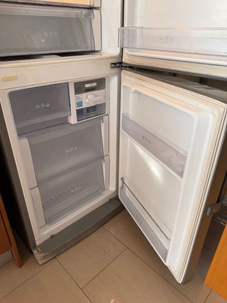 Nevera LG plateada